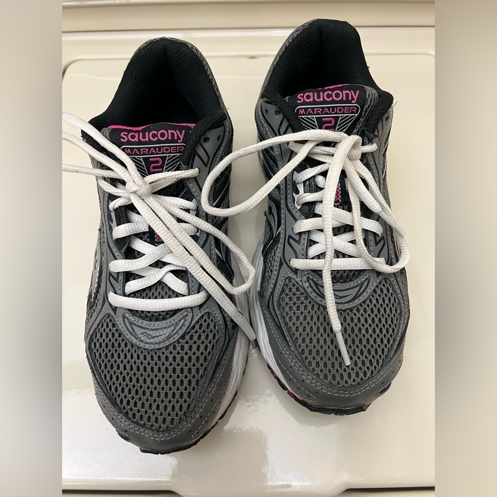SAUCONY Marauder 2 Sneakers GRID Size 7 .5 Grey/White/Purple EUC